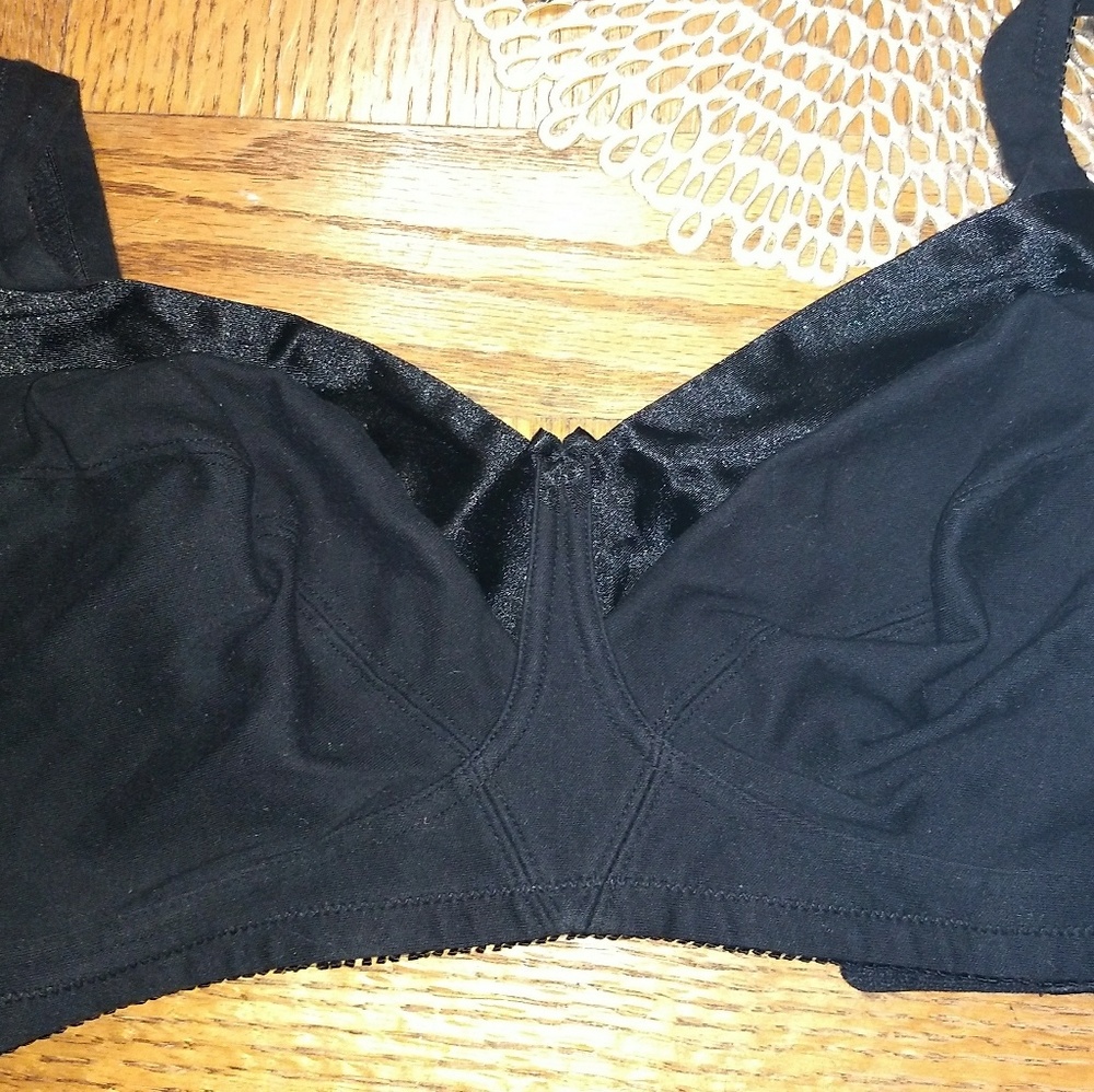 🛍️🛍️🛍️New black bra